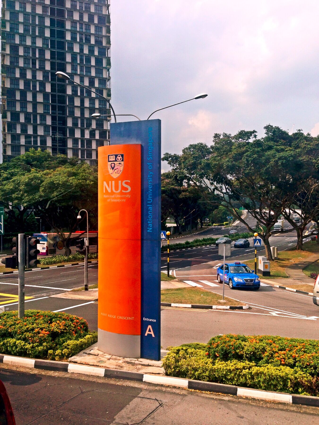 新加坡国立大学正门图片