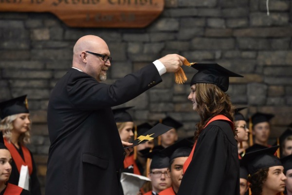 graduation-3058263_1280.jpg