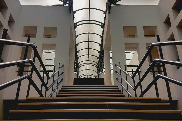 stairs-4496960_1280.jpg