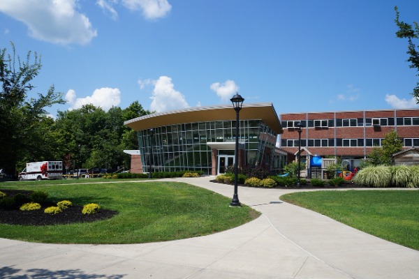 1785464272974052708.jpg college-75535_1280.jpg