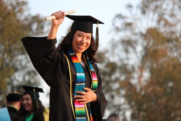 1785491756208041015.jpg graduation-4502796_1280.jpg