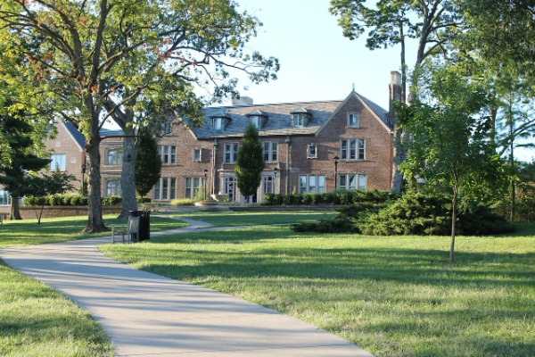 1785748620595007340.jpg bloch-school-of-management-181093_1280.jpg